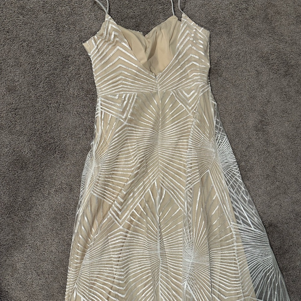 NWT Lemalayla Elegant Beige and White Women's Dress
